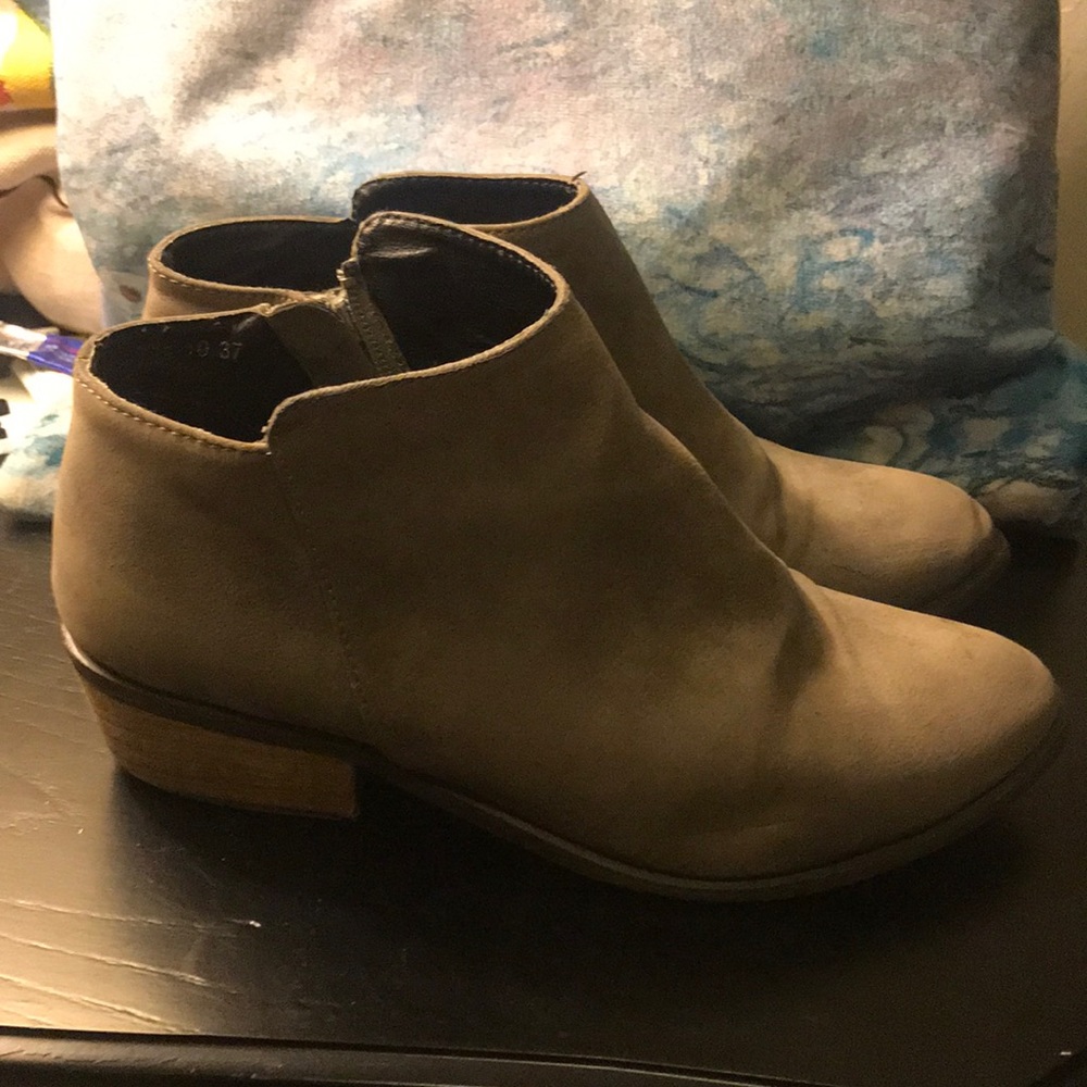 Ankle booties